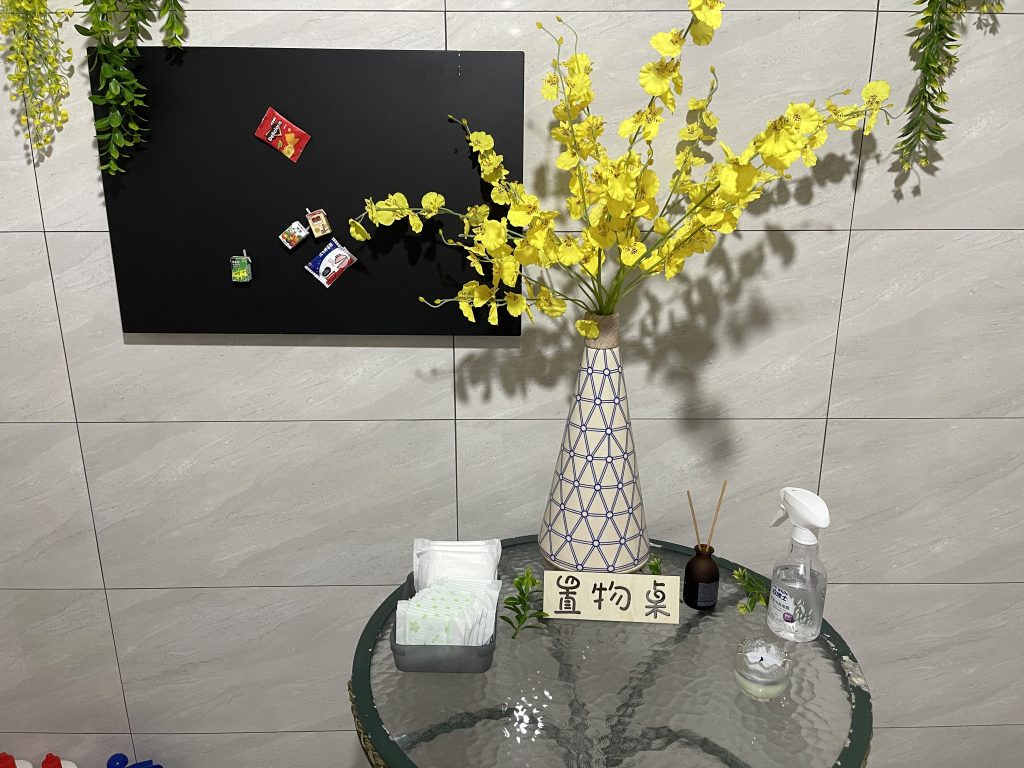 【台北文山】小聚苑 藏身高樓中的老宅咖啡廳|懷舊紅磚三合院|走進巷口、穿越時空，來場不限時的相聚|動物友善空間