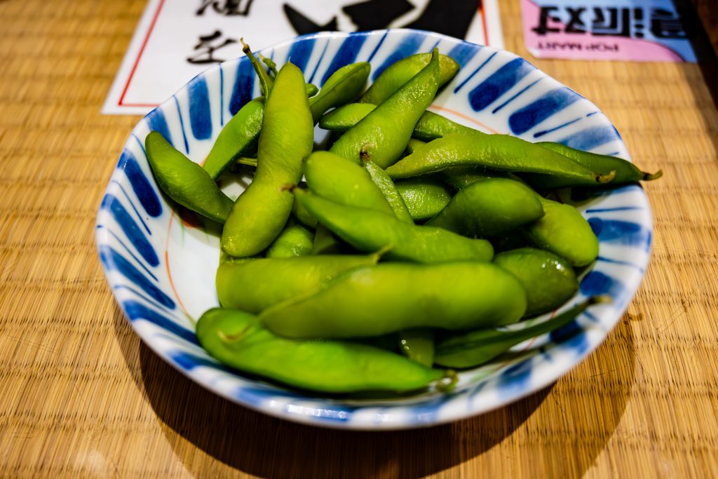 【台南中西區】Nest炭火燒肉專門|日式昭和復古風|新美街燒肉|台南晚餐、宵夜好處去|低消一杯飲品|文內附菜單