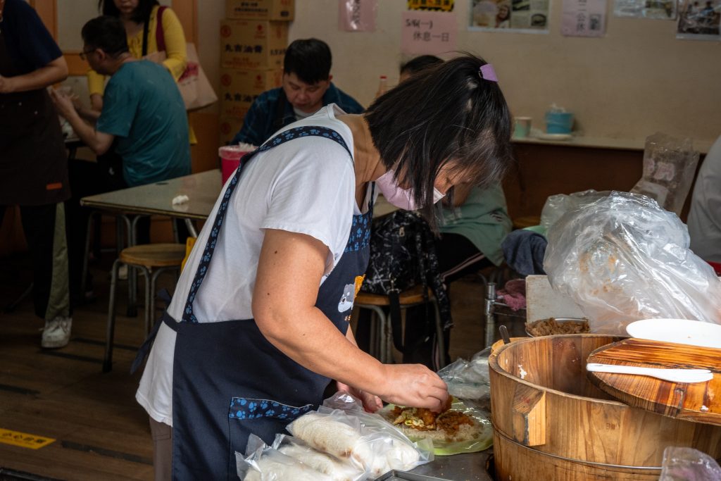 【台北北投】石牌無名手工蛋餅|江振誠主廚推薦美食|酥脆厚實手工蛋餅、好喝花生湯|北投、石牌超高人氣早餐店|文內附菜單