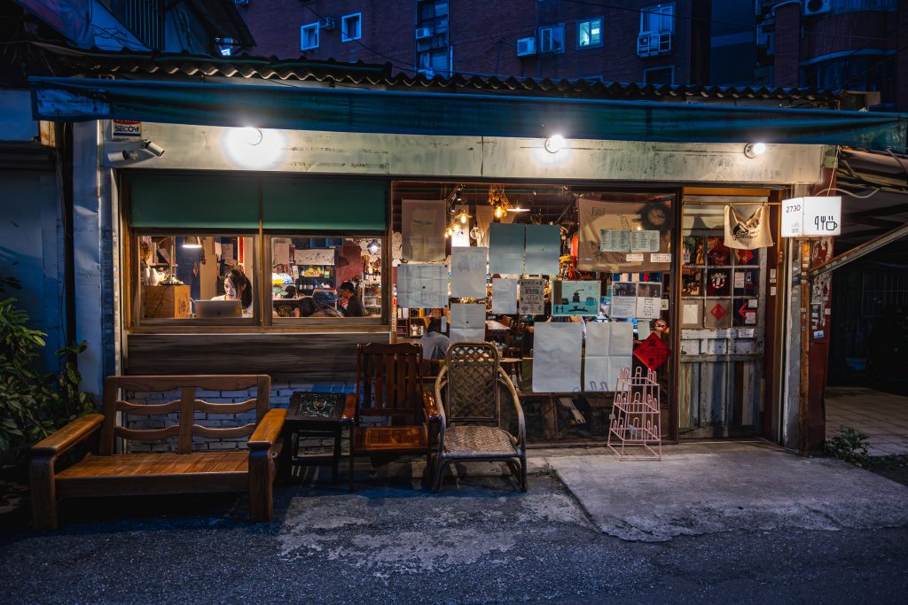 2730café 貳柒參零咖啡 店面