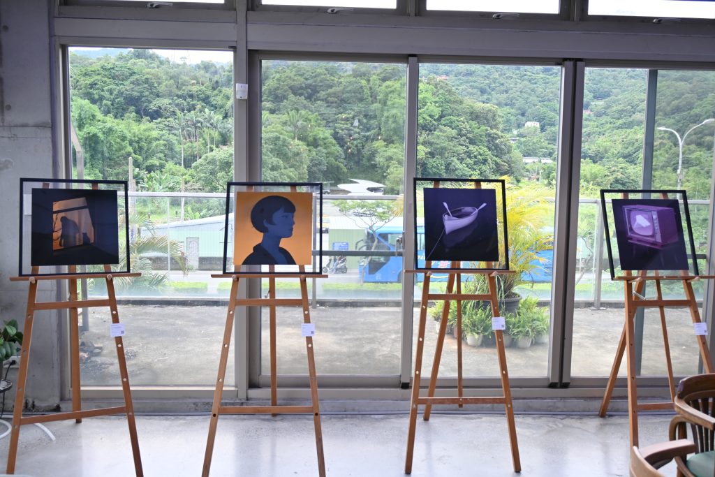 【新北深坑】Arc Cafe|森林系玻璃屋咖啡廳與藝廊的完美結合|深坑老街旁的下午茶好去處|愜意空間、絕美風景和造景，網美照的拍攝基地