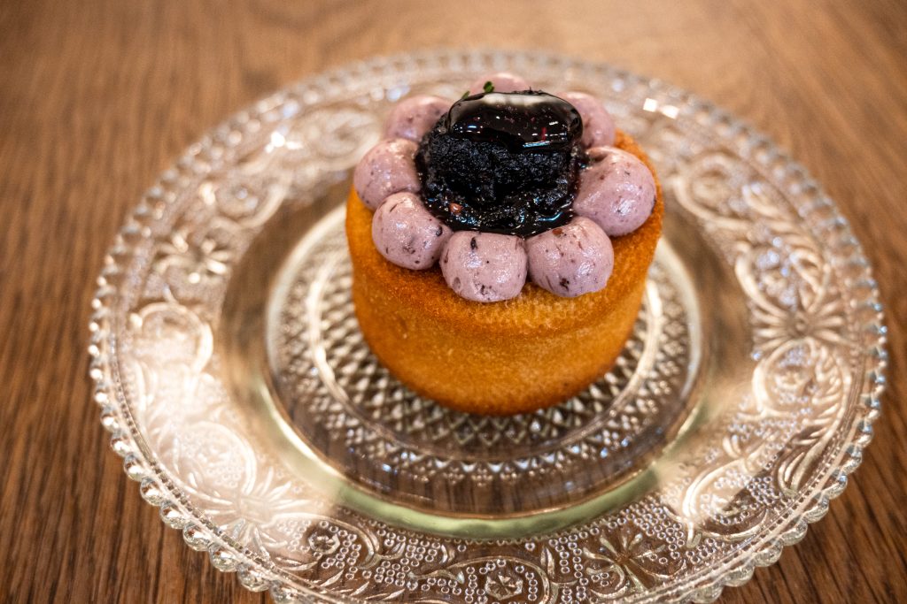 【台北中山】Miss V Bakery Cafe 赤峰店|媒體評比台北第一肉桂捲|歐美風格Bakery Café|赤峰街網美早午餐、下午茶推薦