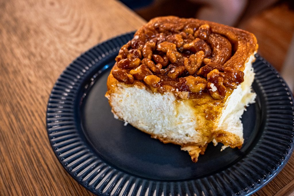 【台北中山】Miss V Bakery Cafe 赤峰店|媒體評比台北第一肉桂捲|歐美風格Bakery Café|赤峰街網美早午餐、下午茶推薦