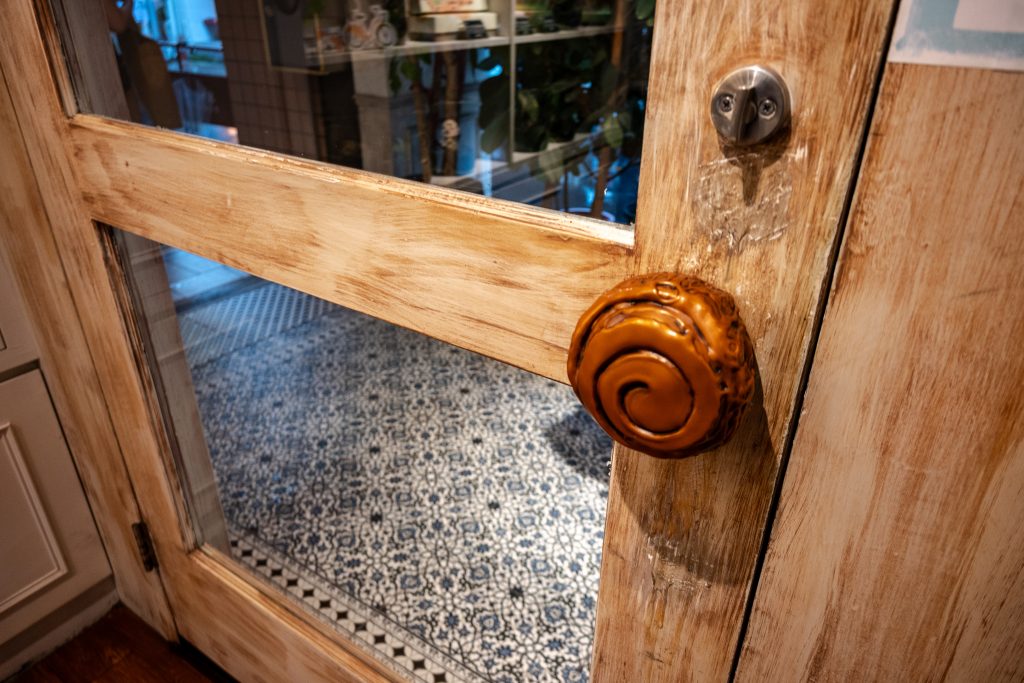 【台北中山】Miss V Bakery Cafe 赤峰店|媒體評比台北第一肉桂捲|歐美風格Bakery Café|赤峰街網美早午餐、下午茶推薦