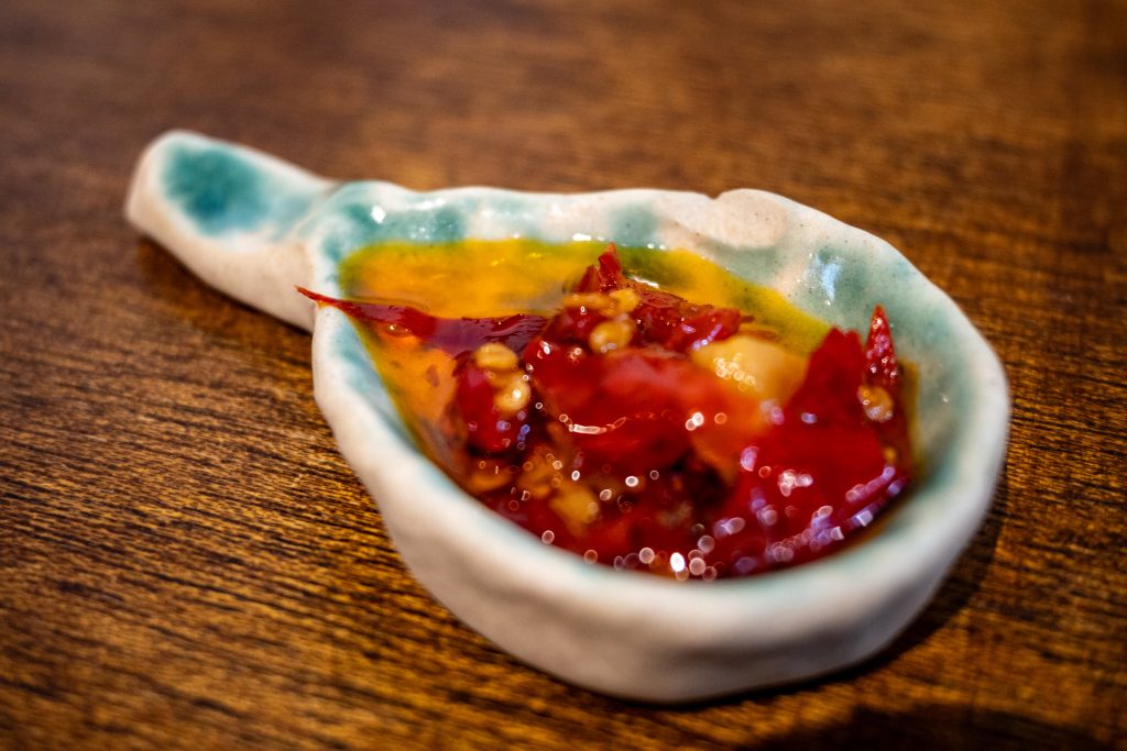 【台北中正】秋紅肚房|藏身於公館寶藏巖內的隱藏版美食|傳自台南老家的美好手路菜|藝術與私房菜的展示空間