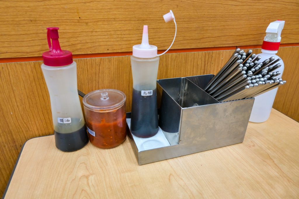 【桃園中壢】雙營涼麵|中壢超高人氣排隊美食|推薦蒜味涼麵加雞絲|鄰近中壢火車站