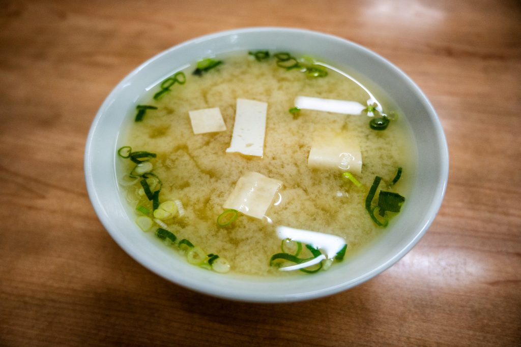 【桃園中壢】雙營涼麵|中壢超高人氣排隊美食|推薦蒜味涼麵加雞絲|鄰近中壢火車站