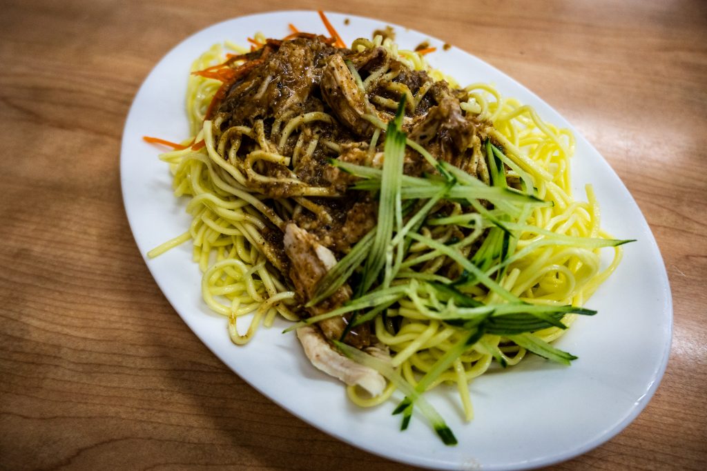 【桃園中壢】雙營涼麵|中壢超高人氣排隊美食|推薦蒜味涼麵加雞絲|鄰近中壢火車站